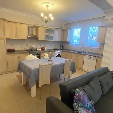 Erguen 37-2 Apartament